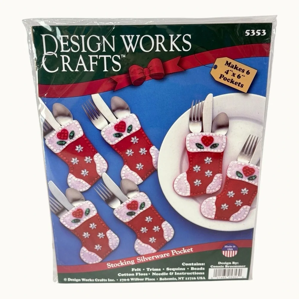 Design Works Crafts Stocking Kit Unisex OS Red New Felt Silverware Pocket 5353